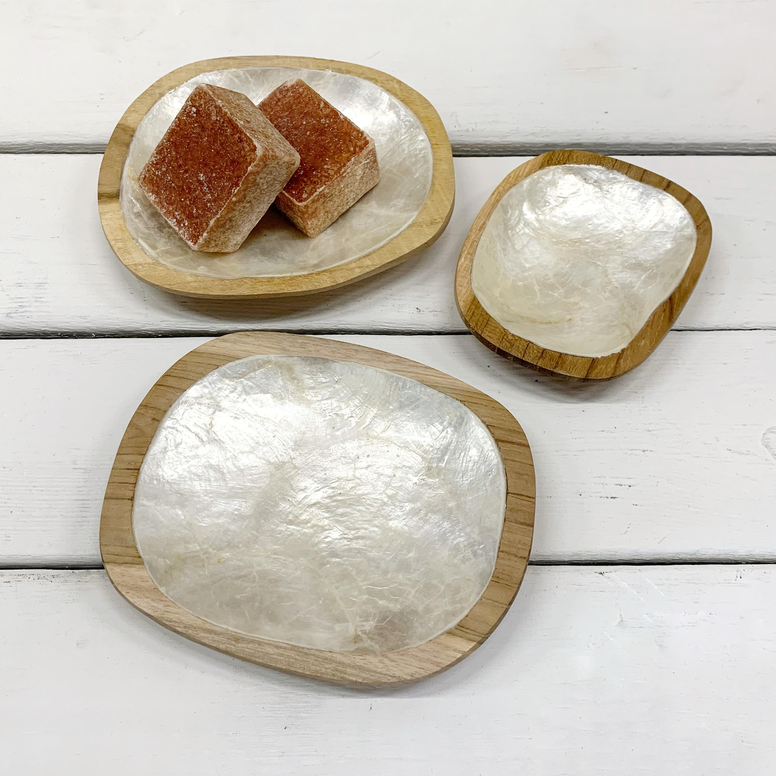 Medium Bowl Wood & Shell Capiz Schaaltje voor Geurblokjes / Juwelen