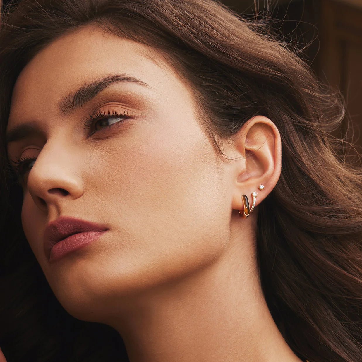 Ania Haie - Oorbellen Hoop Sparkling Pavé Huggie Gold - Luxedy