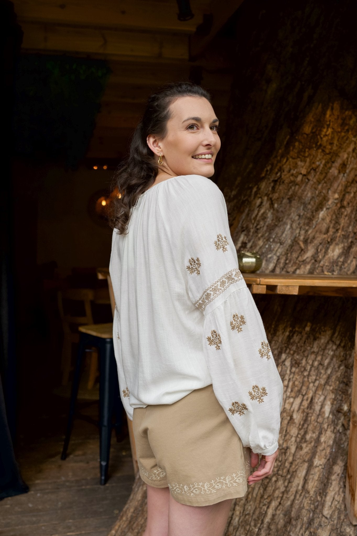 Broek - Embroidered Short Beige - Luxedy