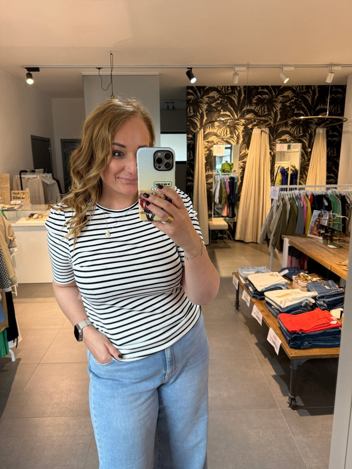 Freequent - T-Shirt Eloisei Star Offwhite & Black - Luxedy