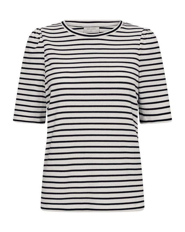 Freequent - T-Shirt Eloisei Star Offwhite & Black - Luxedy