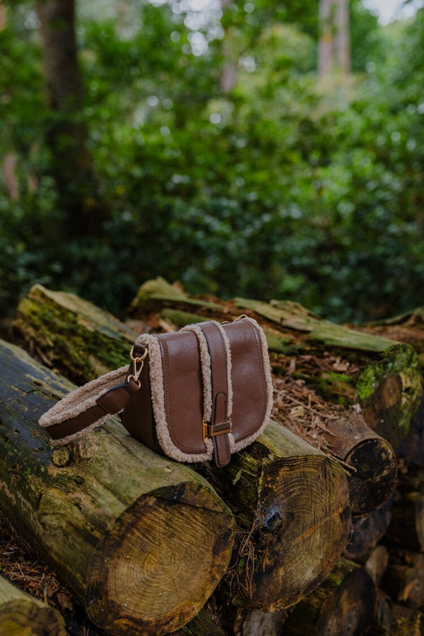Handtas - Jamie Fluffy Crossbody - Luxedy