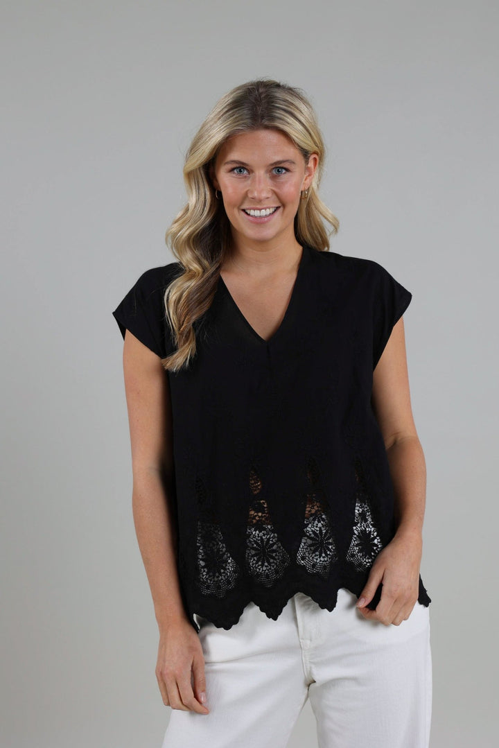 NUKUS - Top Barbara Embroidery Black - Luxedy