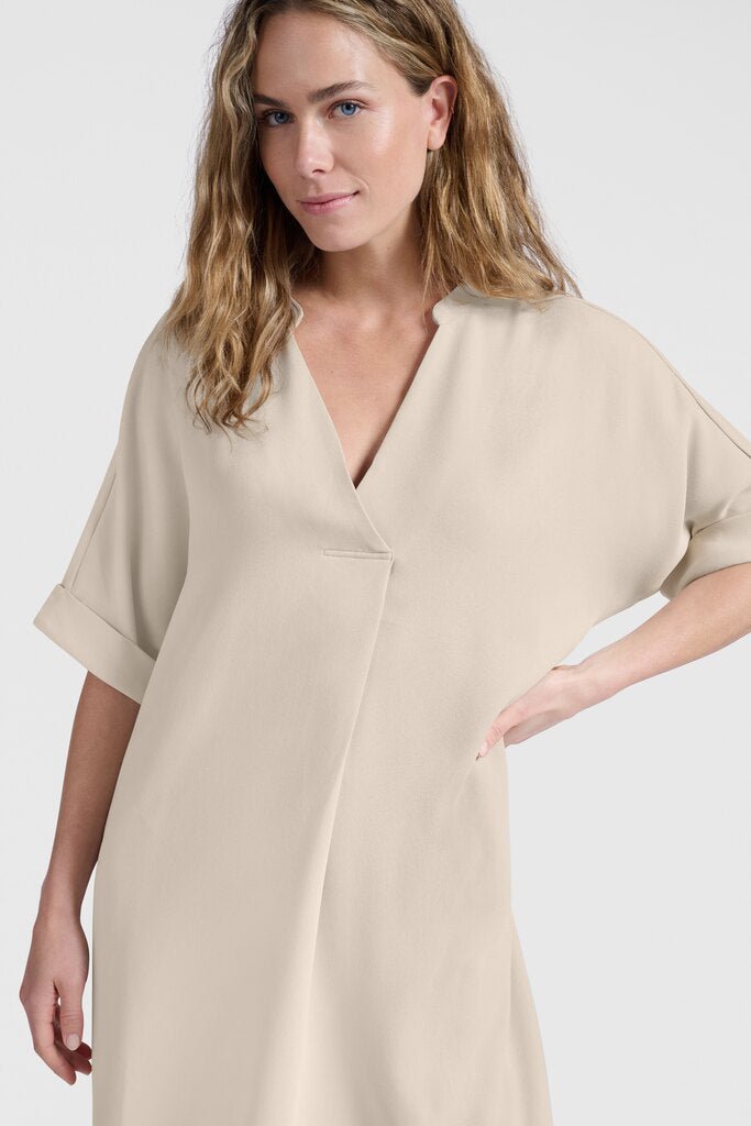 YAYA - Jurk Flowy V - Neck Rainy Day Beige - Luxedy