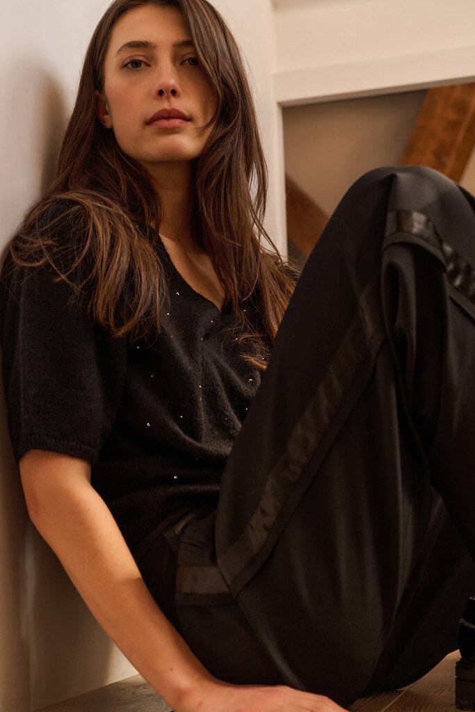 YAYA - Trui V - Neck Beads Black - Luxedy