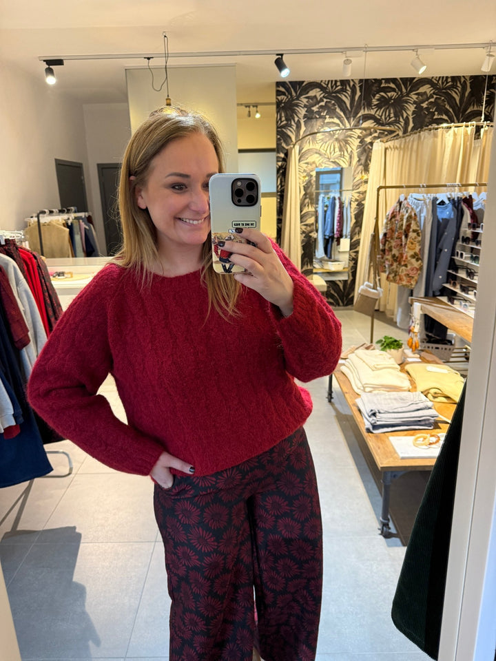 Ydence - Trui Fiene Knitted Cable Sweater Red - Luxedy