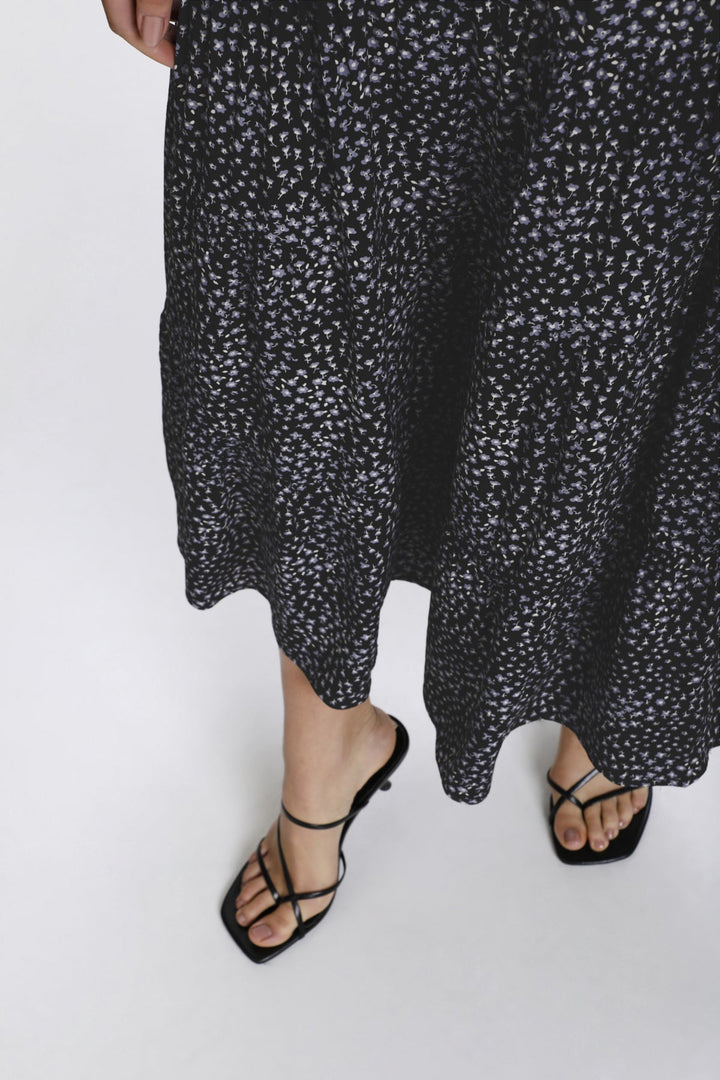 Soaked in Luxury - Rok Qarin Floral Simplicity - Luxedy